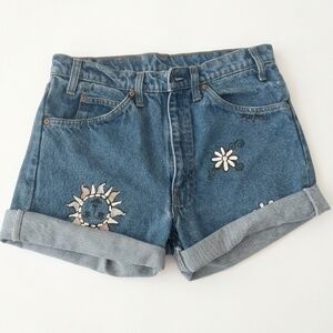 Levi’s 550 High Waisted Denim Shorts W32 Floral Embroidered Vintage Style